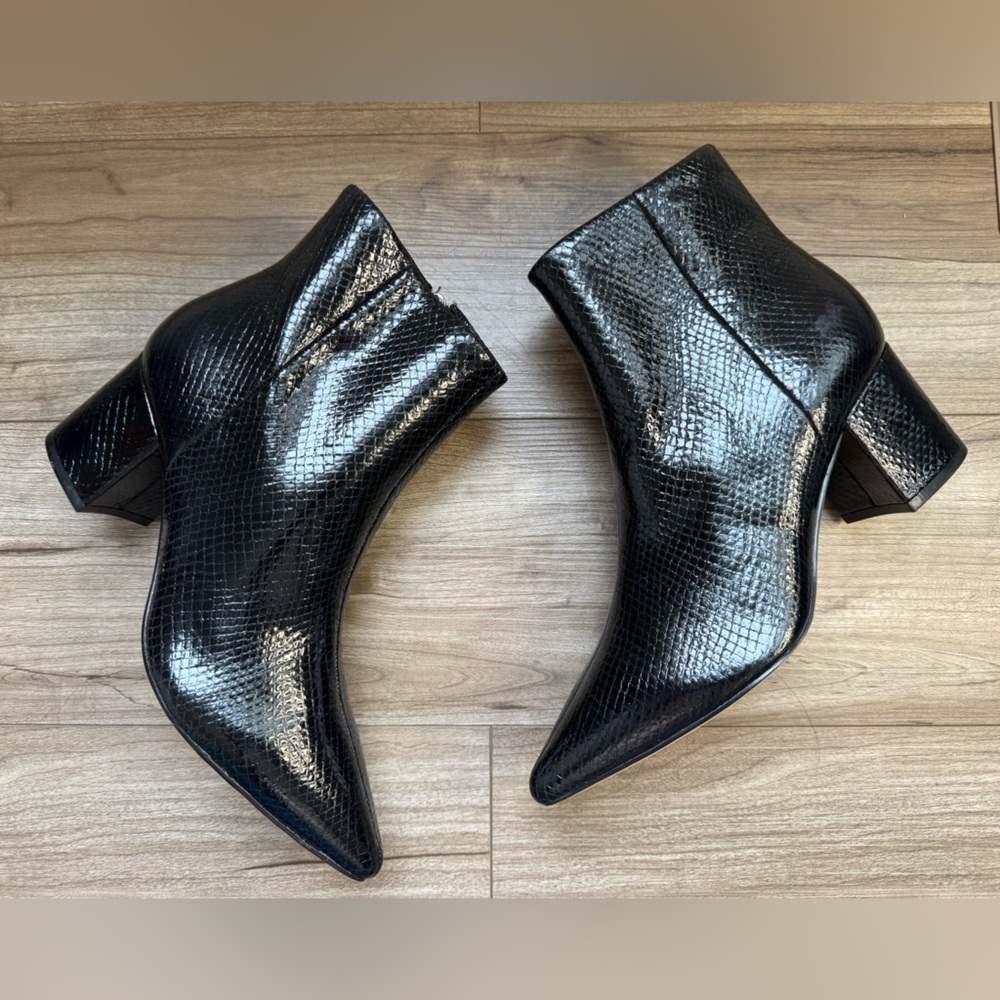 Marc Fisher Jarli Ankle Booties Boots Black Snake skin Shiny Pointed Toe Sz 6 - Picture 5 of 10